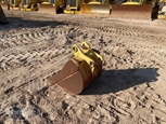 Used 2012 Deere 24IN310 Bucket